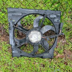 14-19 BMW F15 X5 X6 3.0L Engine Motor Radiator Cooling Fan Motor OEM