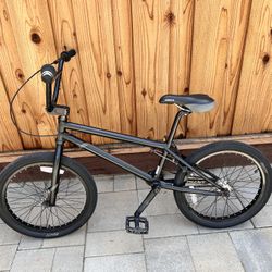 Giant Method 02 BMX Bike