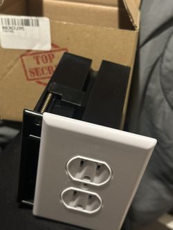 Discreet Outlet Plug 