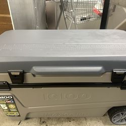 Igloo 110 quart Cooler 