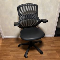 Knoll Generation Ergonomic Office chair. Fully loaded. Leather. $100. In excellent condition. See Pictures. Yes, it’s Available  👋