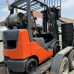 Forklift 