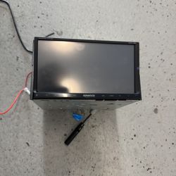 Kenwood Double Din Car Stere . Powers Up But Needs Fixed Cheap $20 