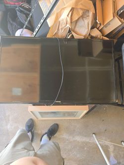 36in Samsung tv with wall mount