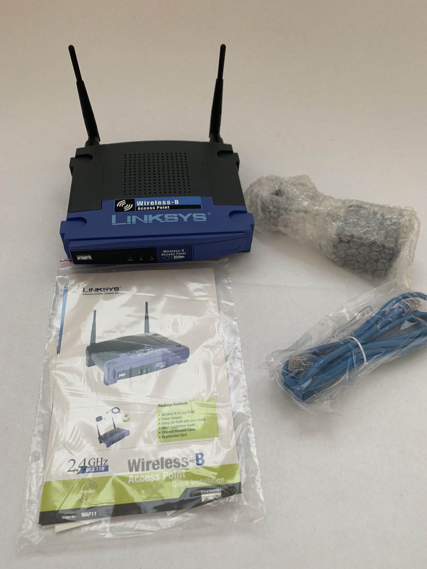 Linksys 2.4GHz 802.11b Wireless Access Point Router 4-Port Switch BEFW11S4 ver 2