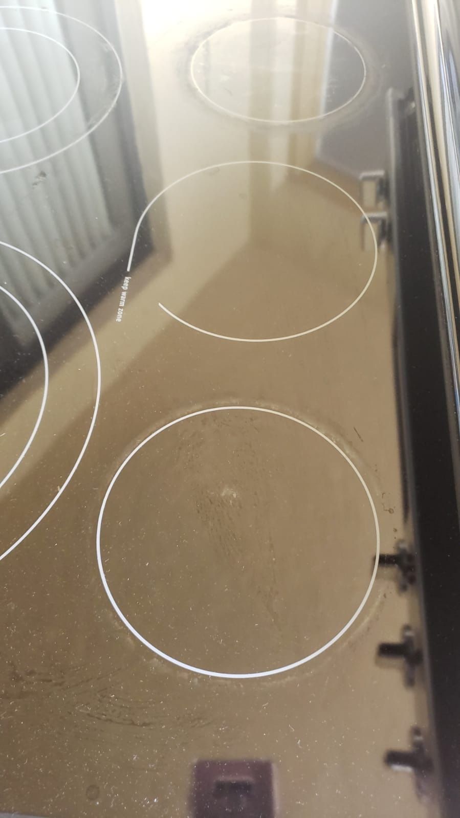 Frigidaire Stove (stovetop cracked/broken) funciona bien for Sale in Fort Lauderdale, FL OfferUp