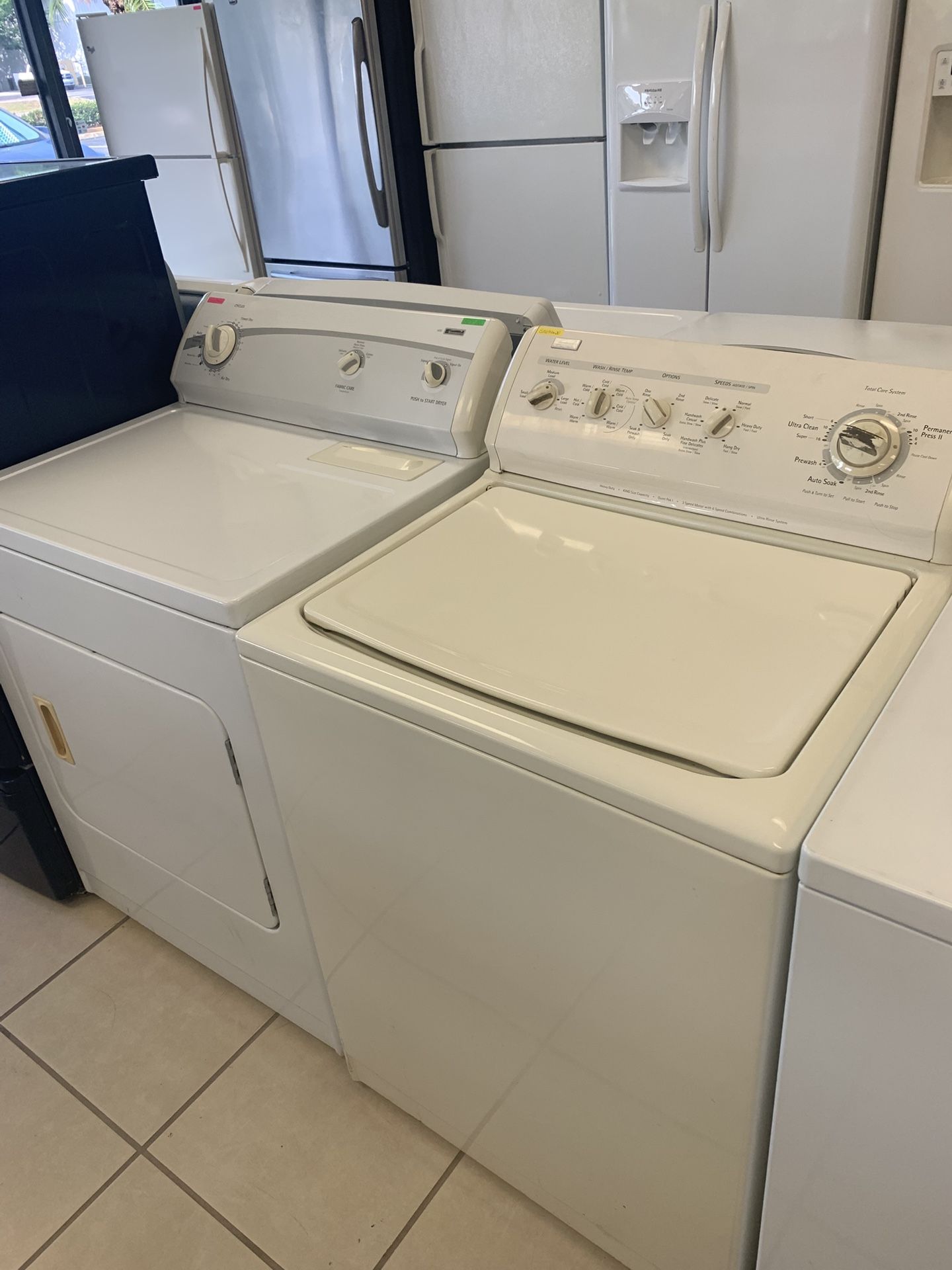 KENMORE SET WASHER AND DRYER WHITE BEIGE
