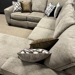 Beautiful Gorgeous Couch With Pillows!