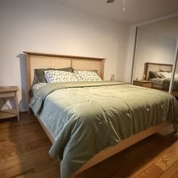 King Bed Frame With Mattress 