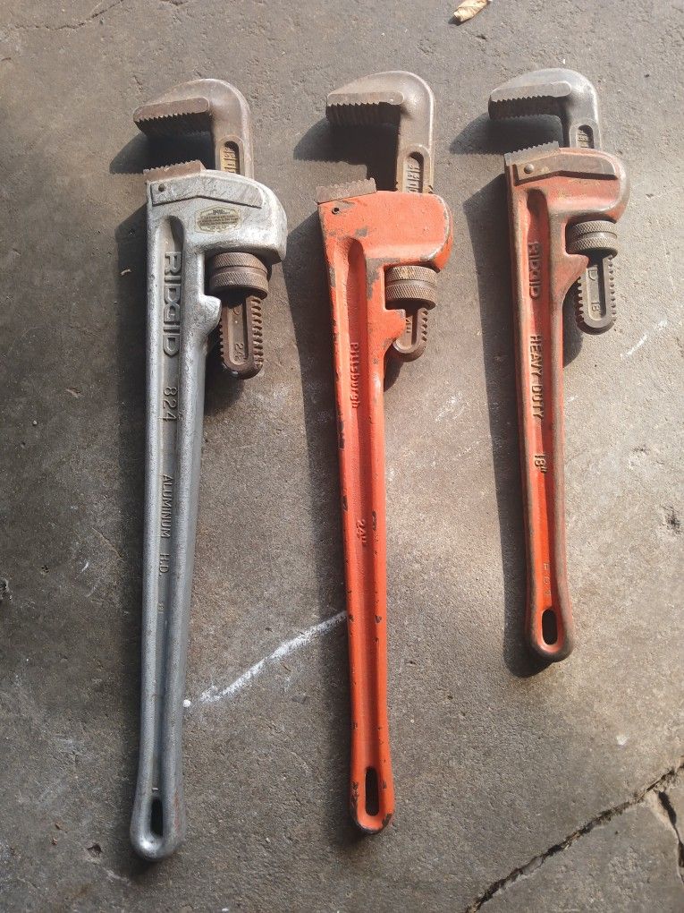 Rigid Pipe Wrench 24" & 18"