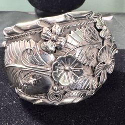 Taxco TA-174 .950 Sterling silver Cuff. Weight 101.3grams