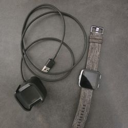 Fitbit Versa Special Edition With Cloth Band