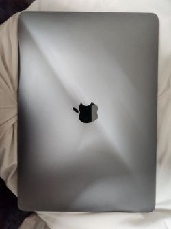 Macbook Apple 2020 13.3 Inch Looks Brand New Brand New Battery