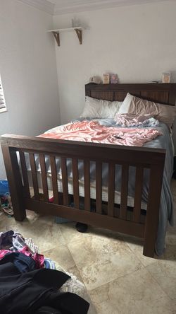 Full Size convertible bed