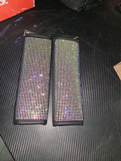 Seat belt pads set of two new
