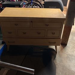 Mcm Chest With Drawer 