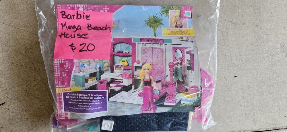 Mega Bloks Barbie Fashion Boutique 80225