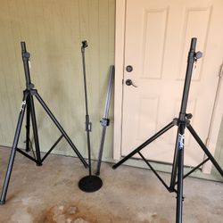 Fender Speaker Stands And Microphone Stand