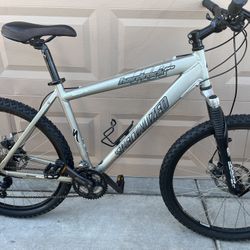 26"x2.0. SPECIALIZED ROCKHOPPER PRO MENS MOUNTAIN BIKE. (L)19". ALUMINUM. 24 SPEEDS NEW TIRES FRESHLY TUNE UP 👌🏼