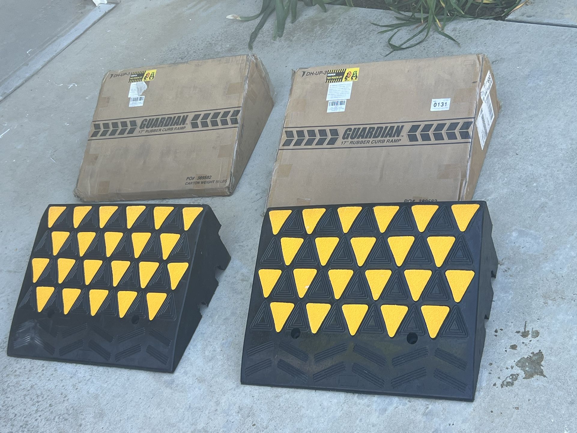 Guardian Rubber Curb Ramp 8” H x 17” D x 23” W