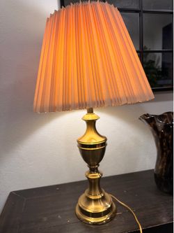 VINTAGE UNA Lámpara de Mesa Vintage Stiffel de Latón Macizo con Pantalla Plisada