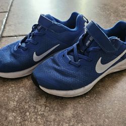 Boys' Nike Little Kid Size 1 Revolution Running Shoes