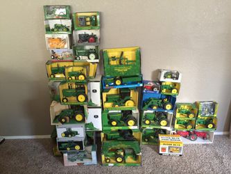 Big lot of John Deere tractors