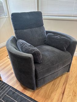 Living Spaces Rocker Oversized Glider Recliner
