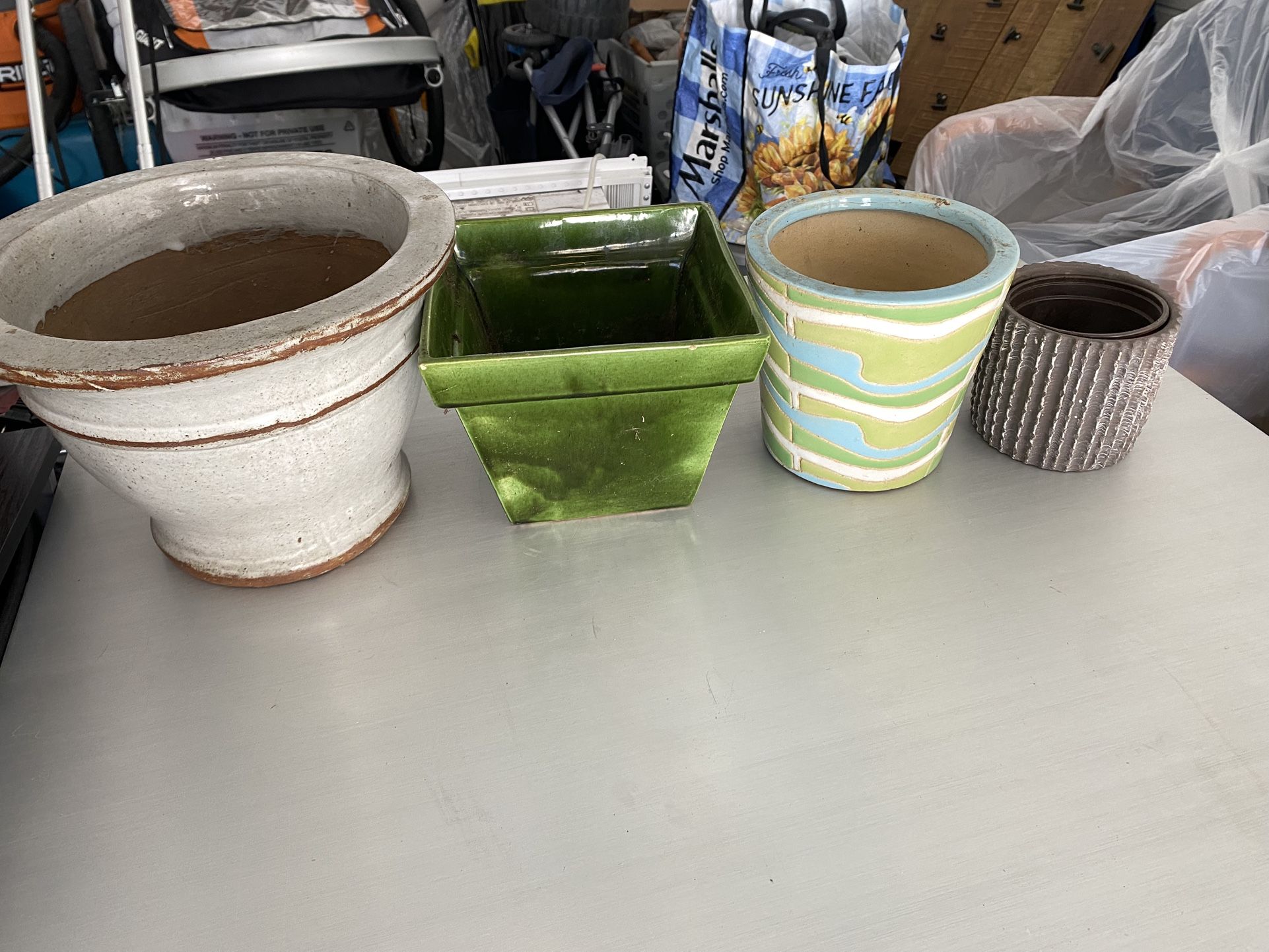 assortment lot of planters pot large, m, small and XS 4 planters for $10