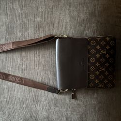 Louis Vuitton Side Bag 💼