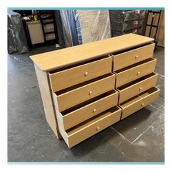 8 drawers dresser/ Eight drawers dresser