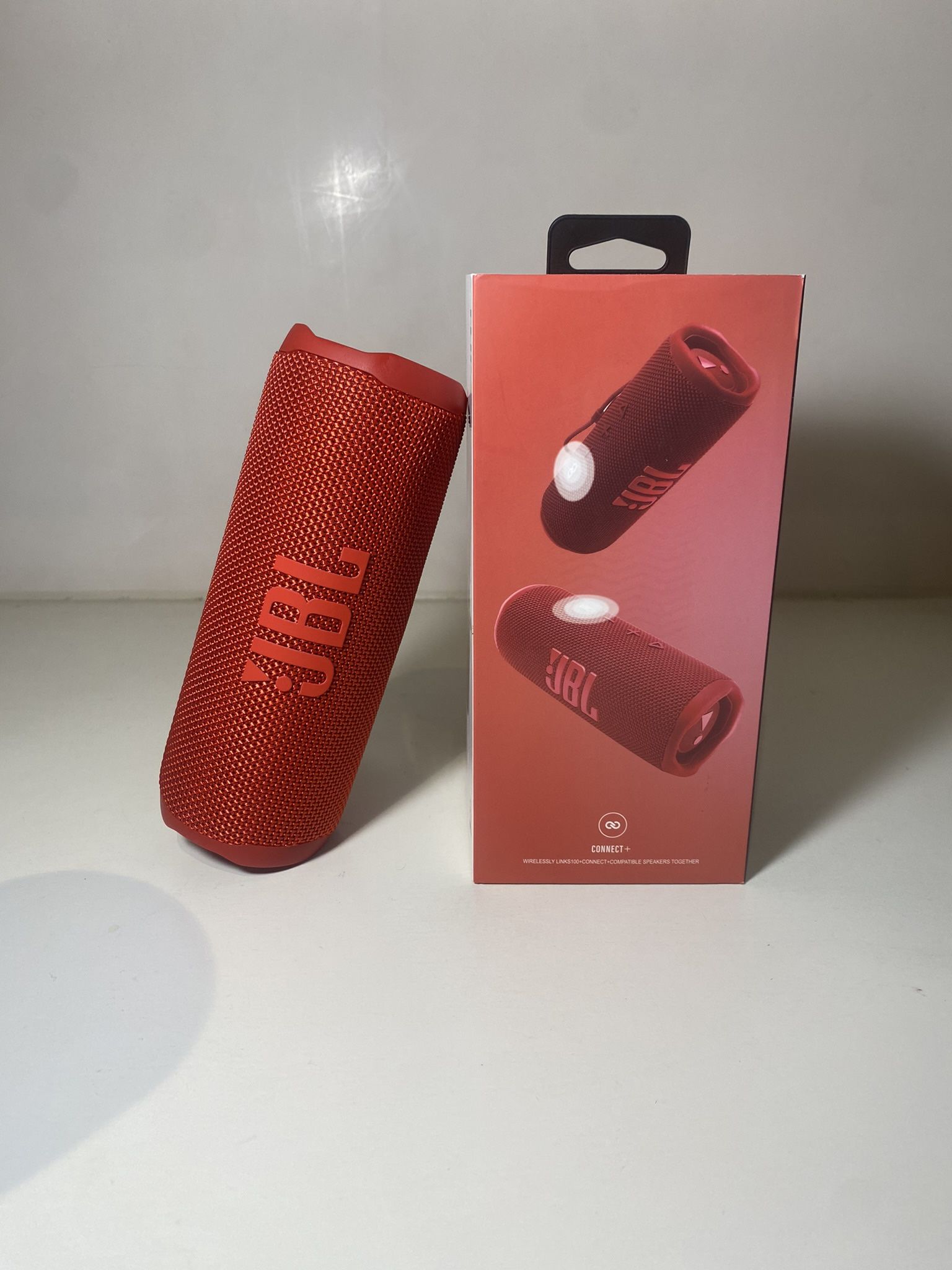 Red JBL Flip 6 Portable bluetooth speaker (NEGOTABLE SEND