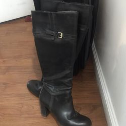 Black High Heels Boots In Good Condition 