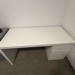 Computer Desk With Drawers 