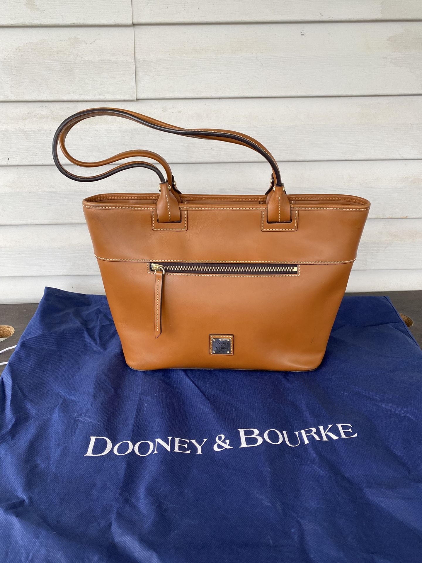 Dooney & Bourke Brown Beacon Tote Bag Shoulder Bag Dust Cover