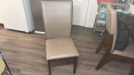 Large Dining Table Set – Good Condition