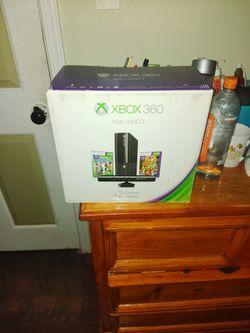 XBOX360 (4GB+KINECT)