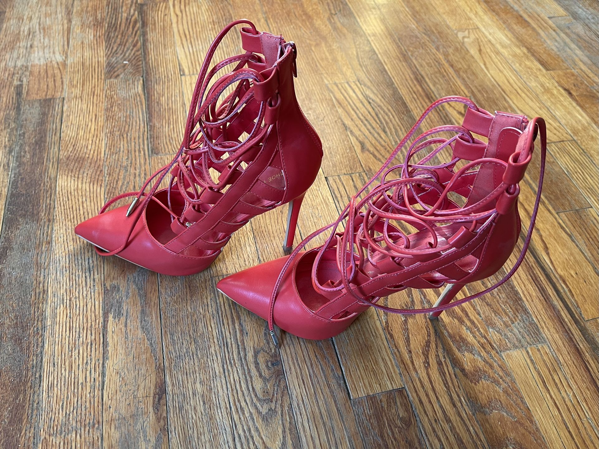 Shoe Republic LA Strappy Heels Size 8.5 in Excellent to Like New Condition