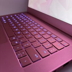 Quartz Pink Razer Blade 14  14” 165Hz 3.3 GHz AMD Ryzen 9 6900HX RTX 3070ti 16GB 1TB SSD 