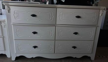 3-Piece Solid Wood Bedroom set