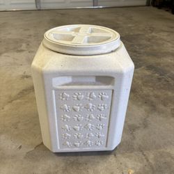 Gamma 35 LB Dog Food Container