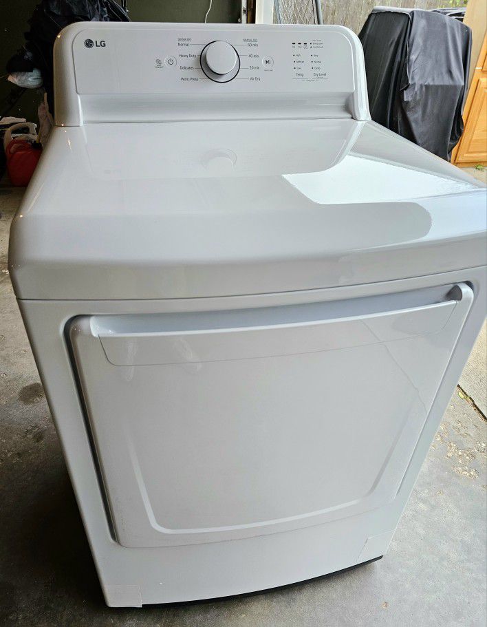 Brand New LG Electric Dryer 7.3 Cu ft Overstock From Lowes 