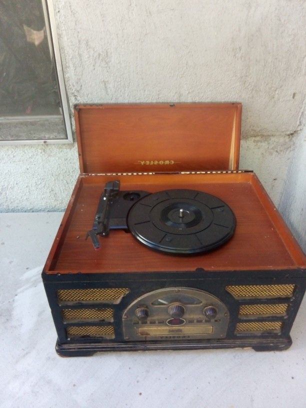 Vintage Crosley Record Player