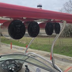 2009 Rinker Captive 226