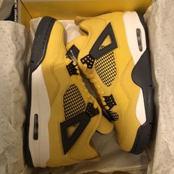 Jordan 4 Lightning 