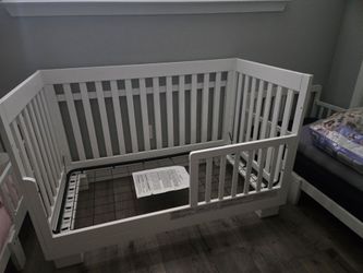 White crib