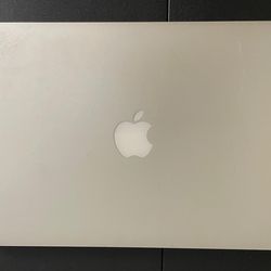 Apple laptop pro / air
