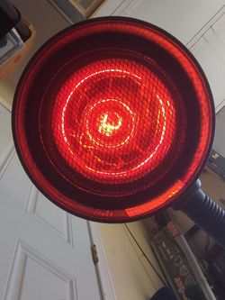 ELECTRUC HEAT LAMP WORKS GREAT