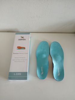 Aetrex insolex in memory foam with metatarsal support New!
The best on the market.
Size 10.
Only 40 dollars (on sale for 80 dollars).
Incredible deal