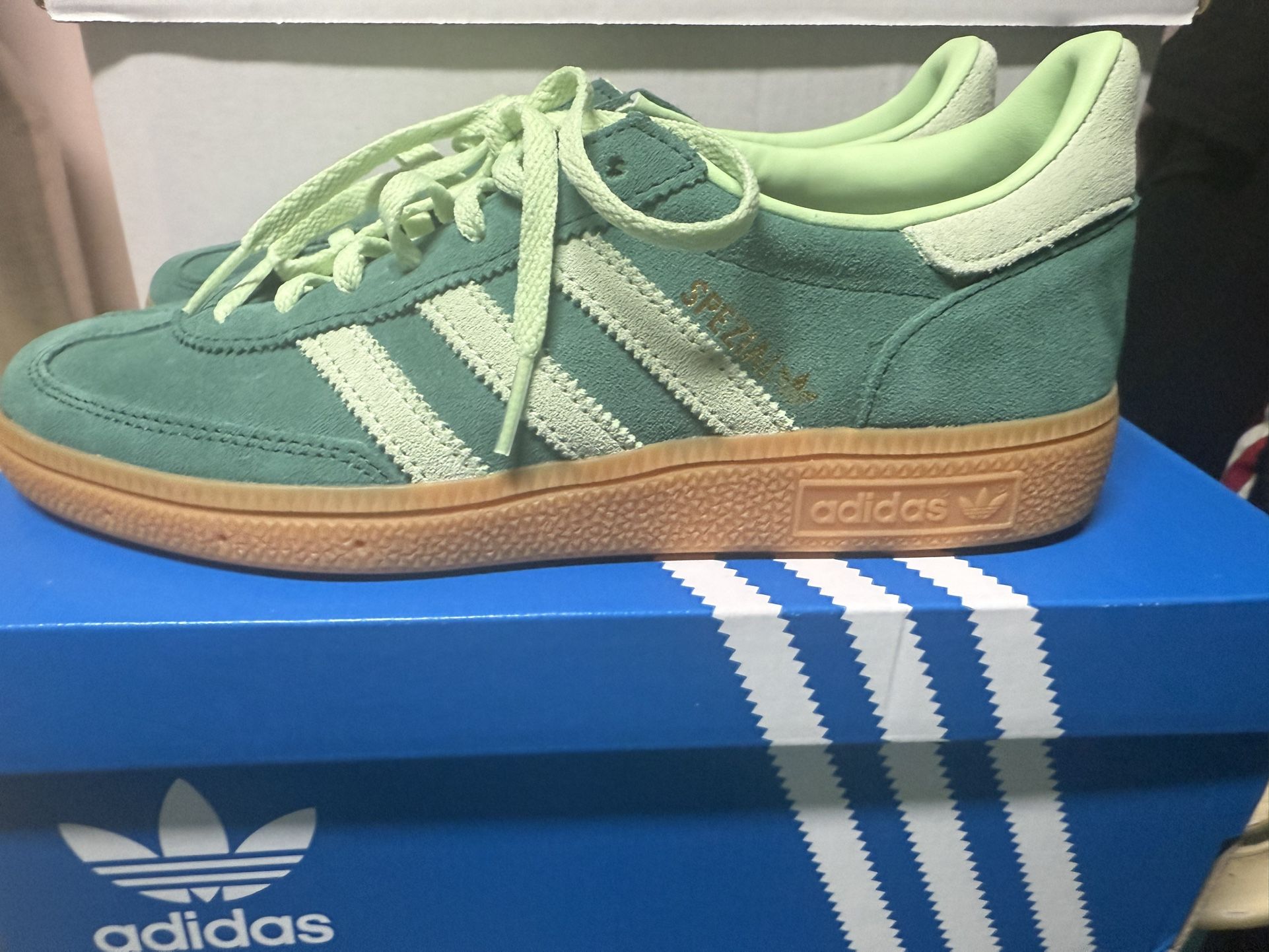 Adidas Handball Spezial Women's Size 7 1/2 Athletic Shoes Green Casual Sneakers